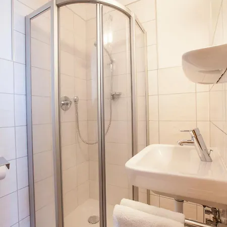 Conny's ノイシュティフト・イム・シュトゥーバイタール